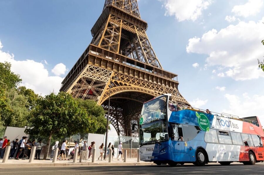 Disneyland Paris: Bus Sightseeing Tour in Paris - The return meeting point matters