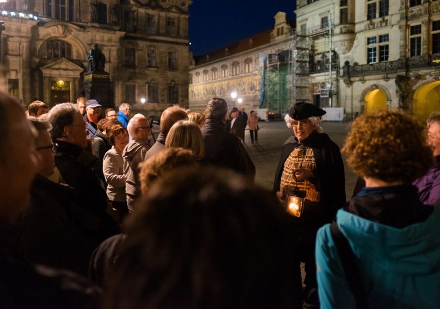 Dresden: 1-Day Hop-On-Hop-Off Bus Tour - Weißer Hirsch, Albrechtsberg Palace, and Waldschlösschen Bridge