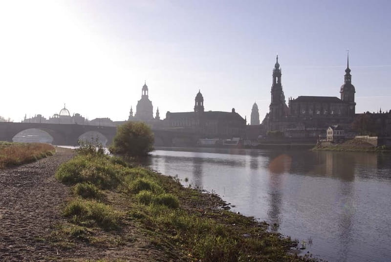 Dresden: 10-Hour-Tour from Berlin by VW-Bus - What the private format changes