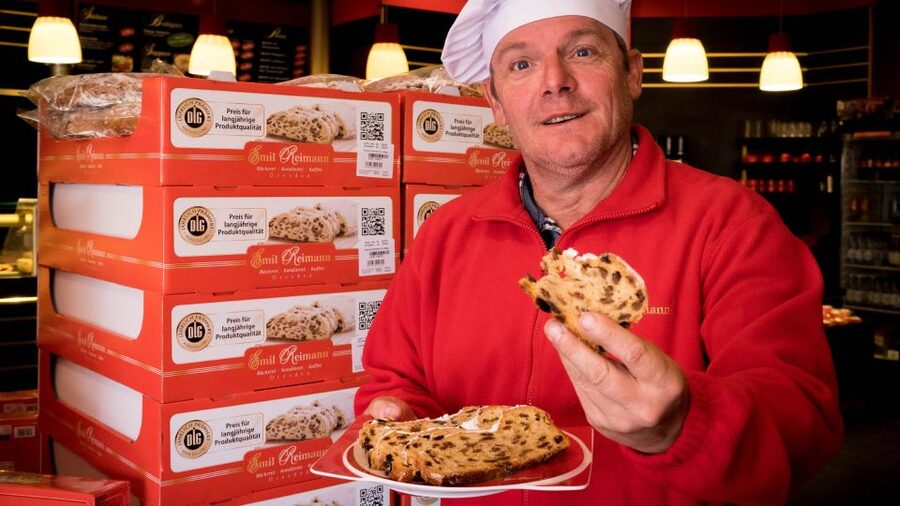 Dresden: Guided Bus Tour to Stollen Bakery with Tasting - Who will enjoy this Dresden food outing?