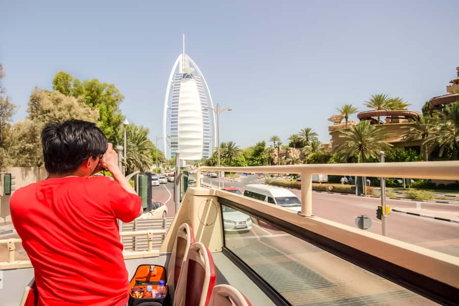 Dubai: Big Bus Hop-On Hop-Off Tour & Optional Dhow Cruise - Heat, traffic, and waiting times