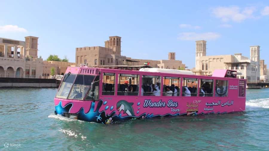 Dubai: Old town tour with Wonder Bus, souks, Creek and Guide - Why the Wonder Bus works best in Old Dubai