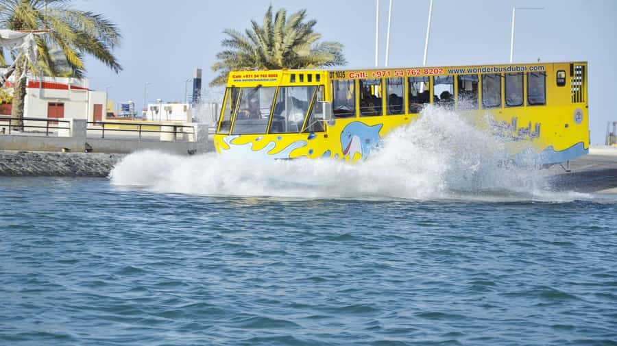 Dubai: Old town tour with Wonder Bus, souks, Creek and Guide - Al Bastakiya and Al Fahidi Fort from the bus