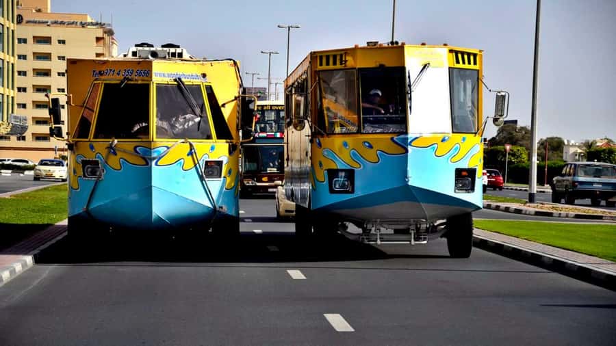 Dubai: Old town tour with Wonder Bus, souks, Creek and Guide - Bayt Al Wakeel and the old trading waterfront