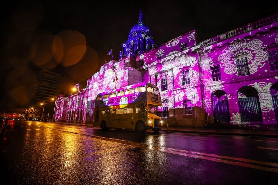 Dublin: Christmas Lights Festive Bus Tour with Afternoon Tea - Tea, coffee, hot chocolate, and a proper festive menu