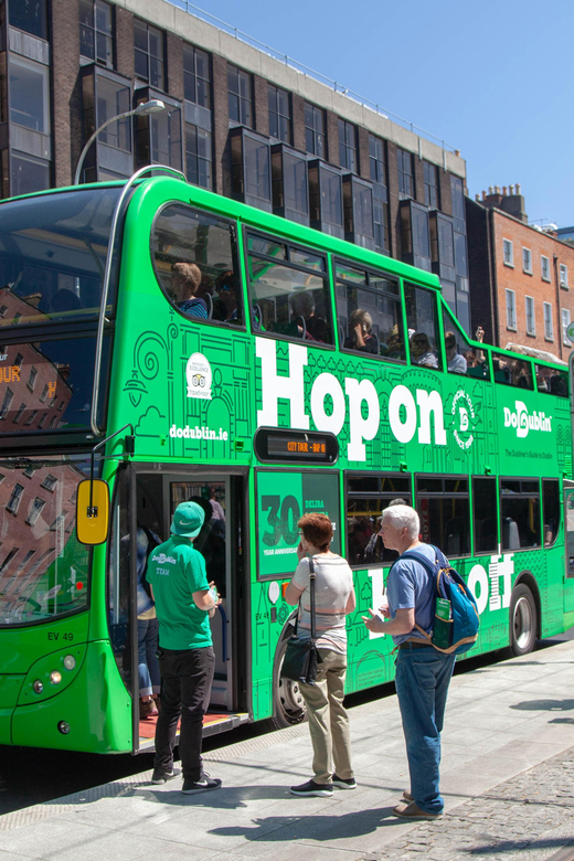 Dublin: Hop-on Hop-off Tour with Live German Commentary - The first circuit, from O’Connell Street to Merrion Square