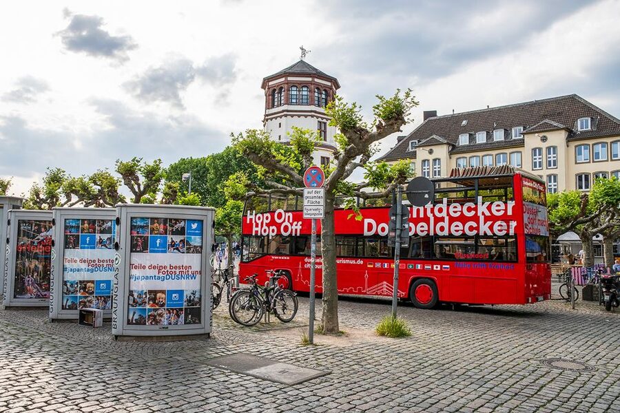 Düsseldorf: 24-Hour Hop-On Hop-Off Ticket - Old Town and Burgplatz