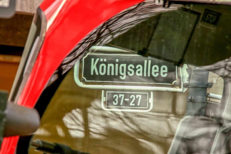 Düsseldorf: 24-Hour Hop-On Hop-Off Ticket - Starting at Königsallee