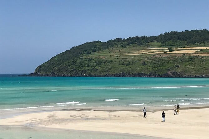 East of Jeju island Bus Tour from Seogwipo city, Jeju island - Manjanggul Cave may change the middle of your day