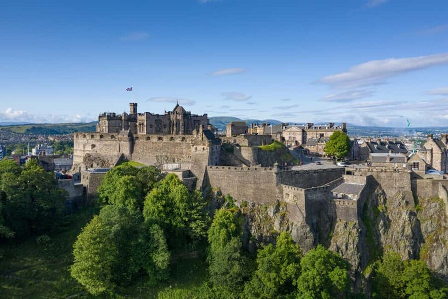 Edinburgh: Hop-On Hop-Off Bus Tour with Live Guide - Start at Waterloo Place and get your bearings