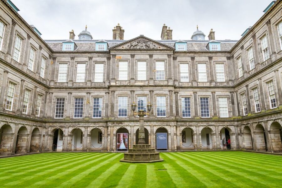 Edinburgh: Royal Attractions with Hop-On Hop-Off Bus Tours - What the three bus routes add