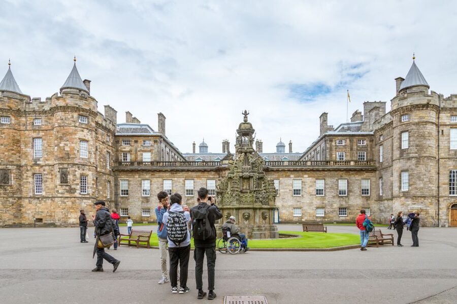 Edinburgh: Royal Attractions with Hop-On Hop-Off Bus Tours - What could be better