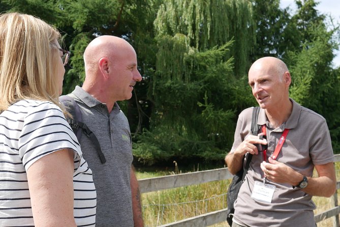 Emmerdale Classic Locations Bus Tour from Leeds - What the guide adds to the bus ride
