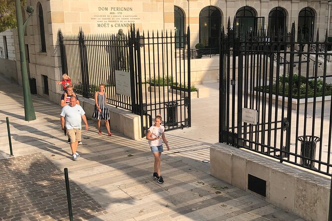 Épernay and Champagne Open-Top Bus Tour with 3 Tastings - What the $108.37 price really covers