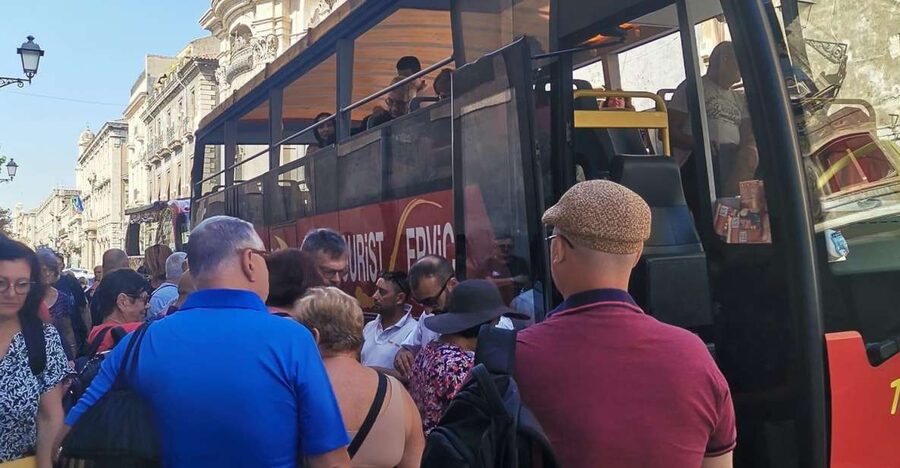 Etna by Panoramic Bus, Audioguide 9 languages, from Catania - Nicolosi in only 10 minutes