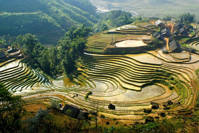 Explore Sapa 2 Days 1 Nights by Bus - Homestay - Sapa town and the first taste of the mountains