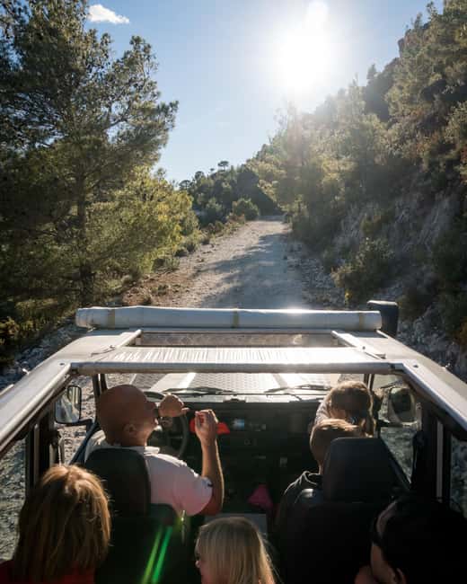Explore the Nerja National Park nature in our open-top jeeps - Food, champagne, and the local flavor of the outing