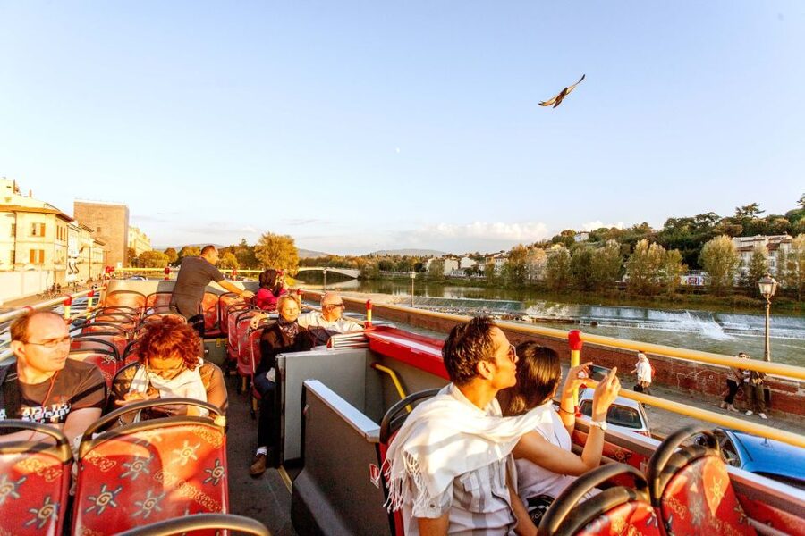 Florence: Hop-on Hop-off Bus Tour: 24, 48 or 72-Hour Ticket - Comfort, accessibility, and getting around