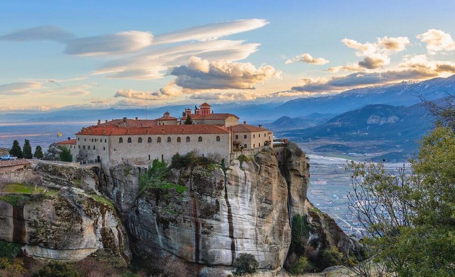 From Athens: Meteora Full-Day Trip with Guide on Luxury Bus - First views of Meteora and Kalambaka
