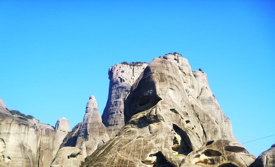 From Athens: Meteora Full-Day Trip with Guide on Luxury Bus - Lunch in Kastraki, with the bill separate
