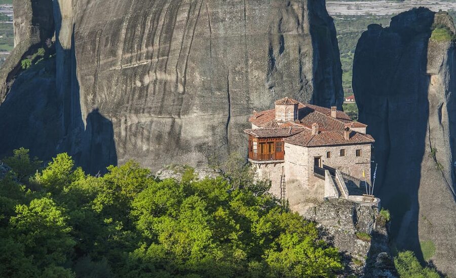 From Athens: Meteora Full-Day Trip with Guide on Luxury Bus - The return journey and what the timing means