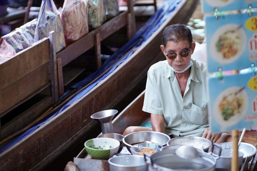 From Bangkok : Meklong Railway Market By Bus - Practical details before you reserve