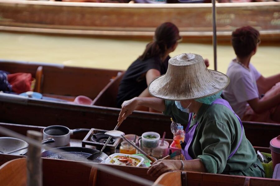From Bangkok : Meklong Railway Market By Bus - What the $48 price really covers