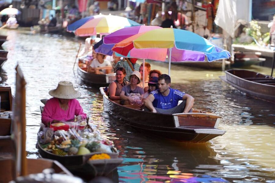 From Bangkok : Meklong Railway Market By Bus - What you can expect inside Maeklong