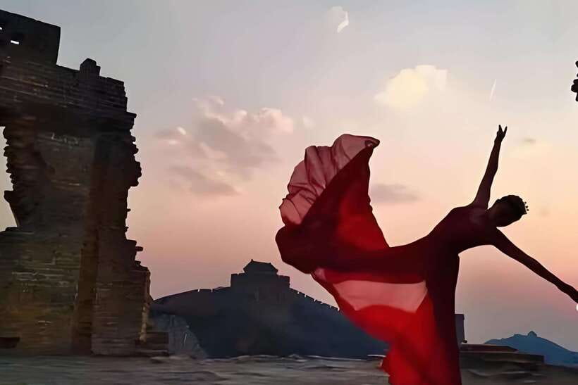 From Beijing: JinShanLing Great Wall Bus Tour with Ticket - Watchtowers, views, and photo time