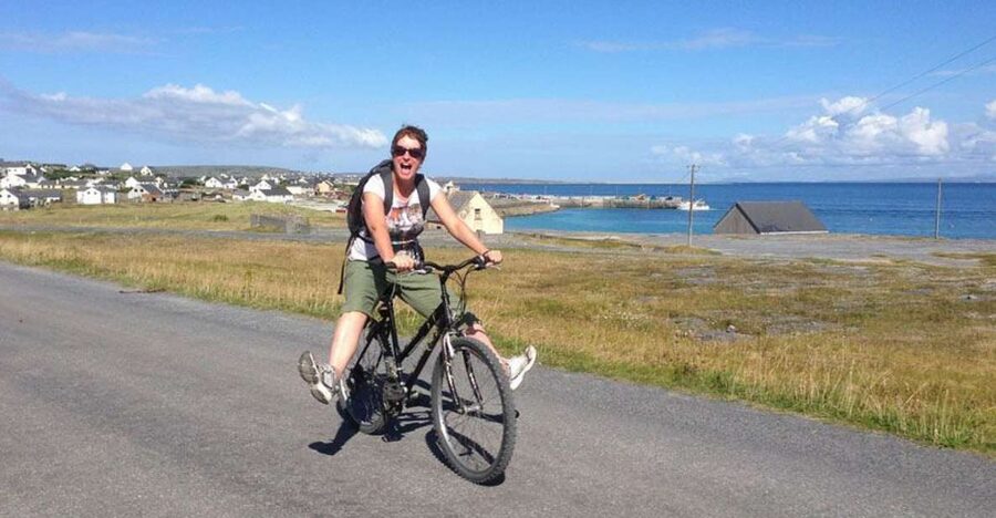 From Doolin: Day Trip to Inisheer with Bike or Bus Tour - Sunken graveyards and old island stories