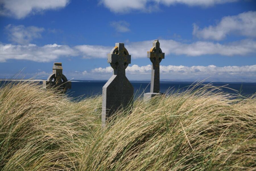From Doolin: Day Trip to Inisheer with Bike or Bus Tour - Is $142 good value?