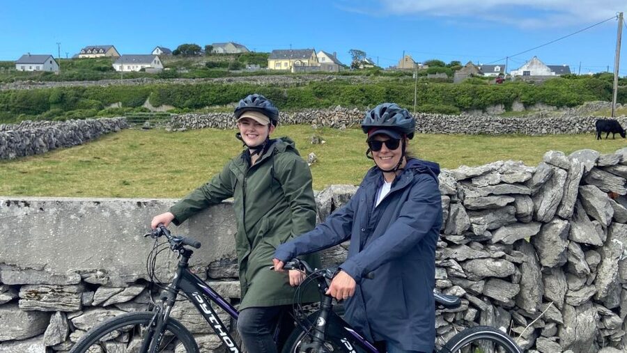 From Galway: Day Trip to Inisheer with Bike or Bus Tour - Who should book the Inisheer day trip?
