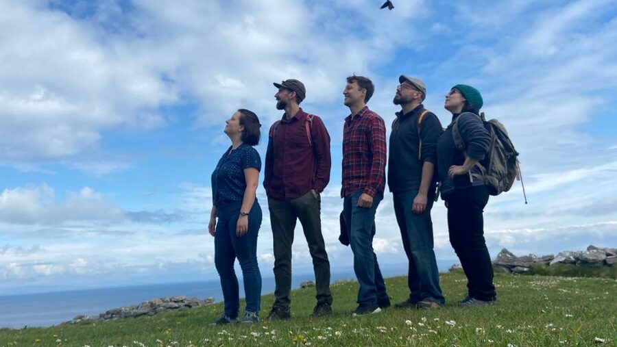 From Galway: Day Trip to Inisheer with Bike or Bus Tour - Choosing a bike or minibus tour