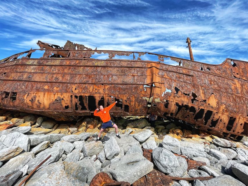 From Galway: Day Trip to Inisheer with Bike or Bus Tour - Sunken churches, shipwrecks, and a castle