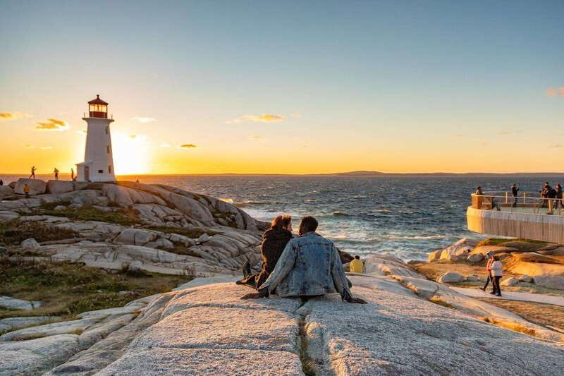 From Halifax: Peggy's Cove Bus Tour - The optional Amos Pewter workshop