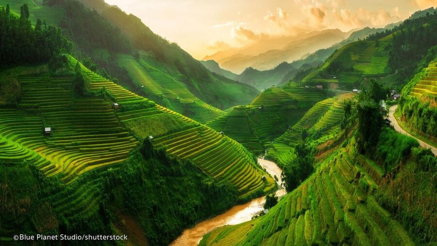 From Hanoi: Sapa 2D1N Homestay overnight by Morning bus - The early bus from Hanoi to Sapa