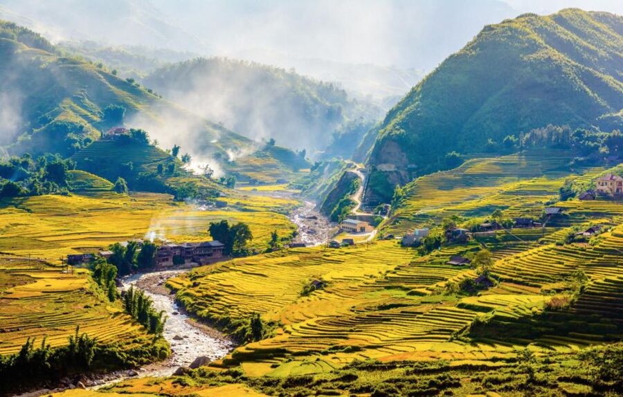 From Hanoi: Sapa 2D1N Hotel overnight by Morning bus - Cat Cat, the easiest first taste of village scenery