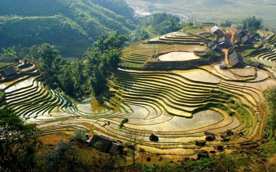 From Hanoi: Sapa 2D1N Hotel overnight by Morning bus - Arriving in Sapa town