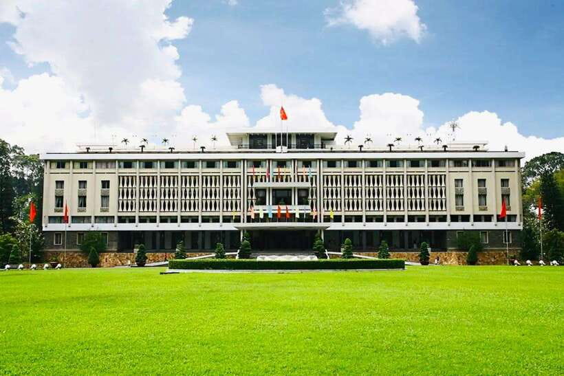 From HCM: City Highlights & Chinatown Trips – Water Bus Tour - Independence Palace and the Story of 1975