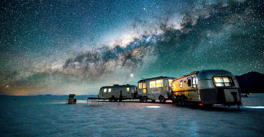From La Paz: Salar de Uyuni 3-D Tour+Entrance Tickets by Bus - Flags, Dakar Monument, and the odd fun of scale