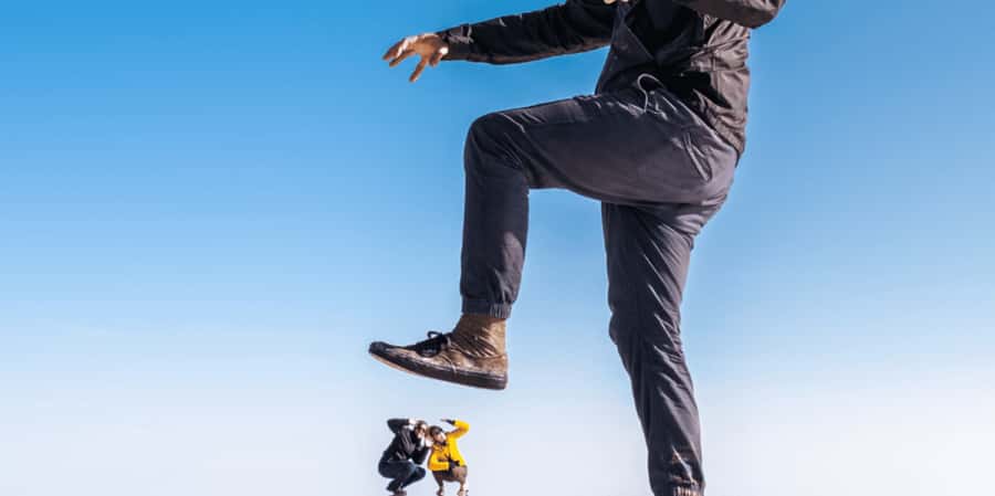 From La Paz: Uyuni Salt Flats Excursion + Round Trip Bus - Dakar Monument and Playa Blanca