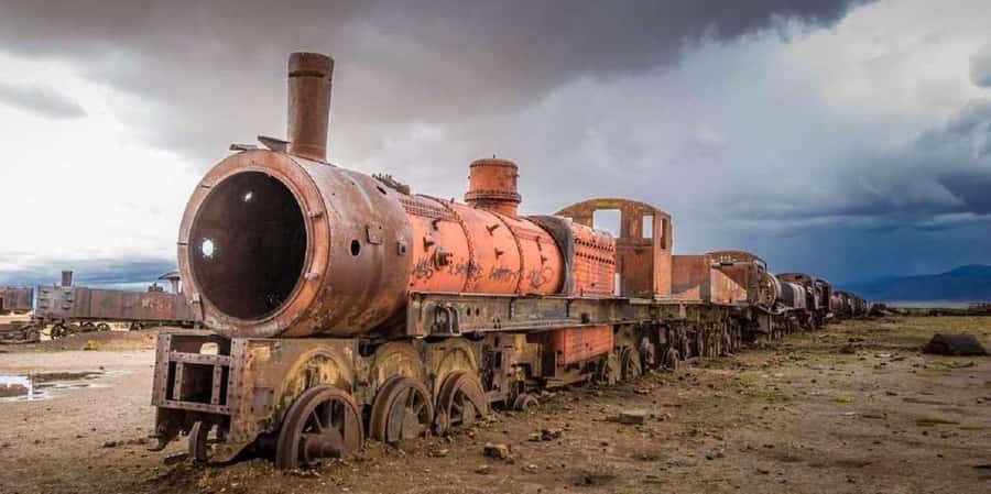 From La Paz: Uyuni Salt Flats Excursion + Round Trip Bus - The overnight bus from La Paz to Uyuni