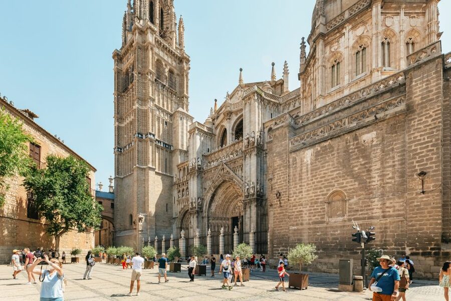 From Madrid: Guided Day Trip to Toledo by Bus - A one-hour walk through medieval Toledo