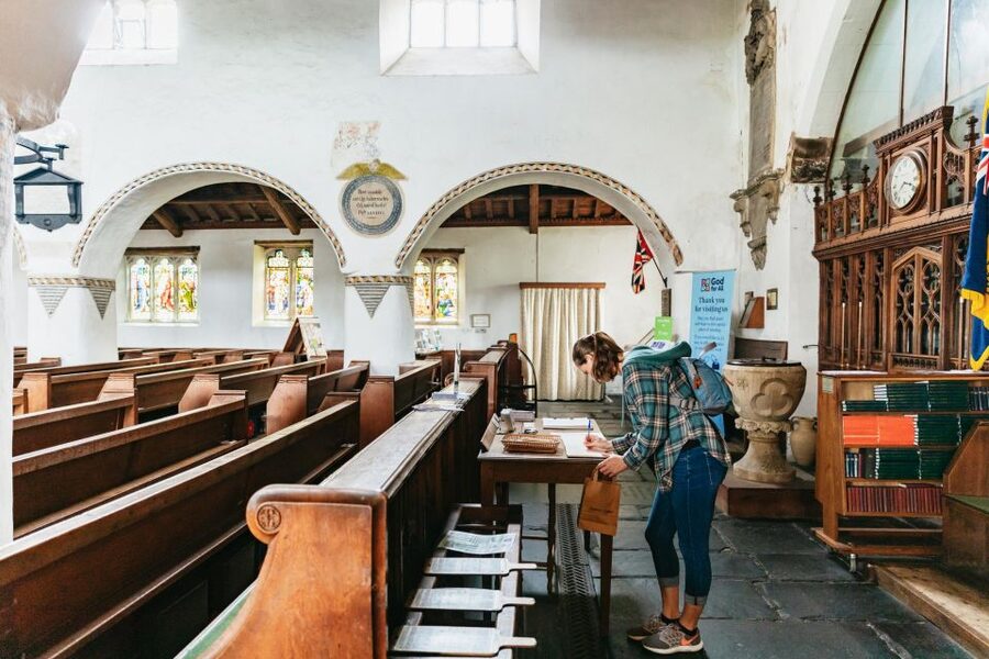 From Manchester: Lake District Bus Tour & Windermere Cruise - Grasmere for gingerbread and Wordsworth