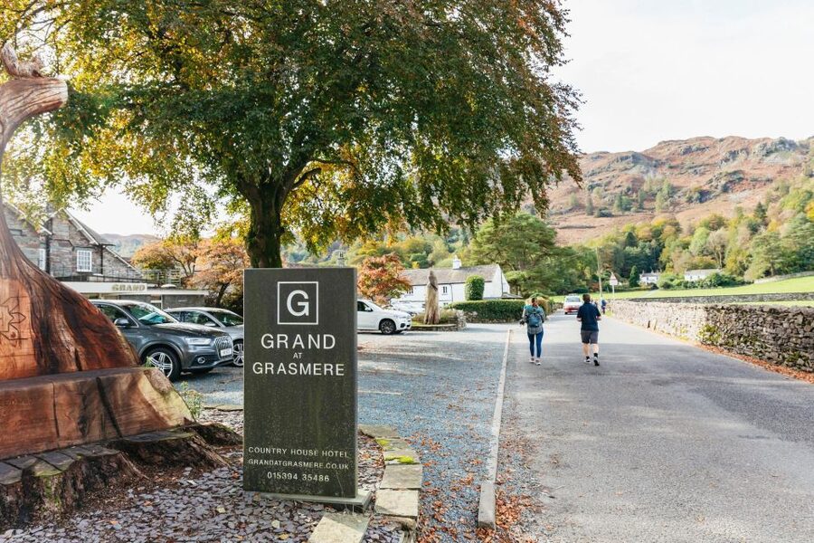 From Manchester: Lake District Bus Tour & Windermere Cruise - Hawkshead and a change of pace