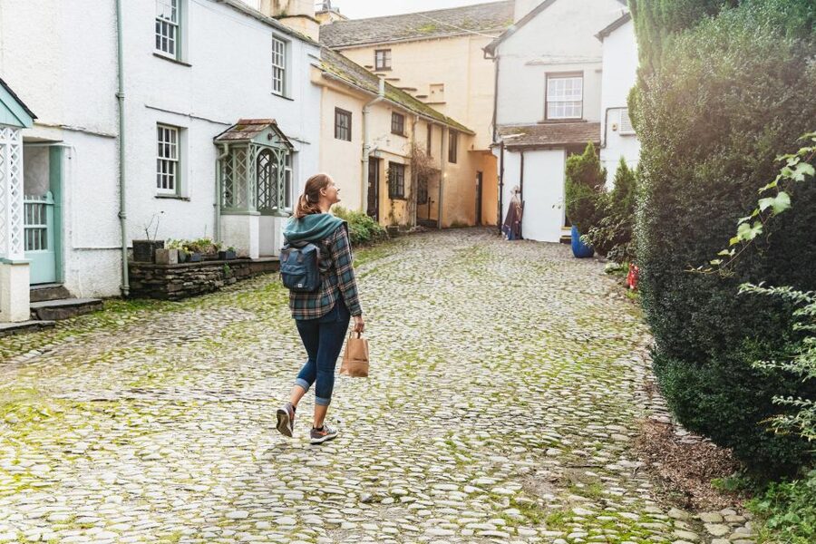 From Manchester: Lake District Bus Tour & Windermere Cruise - What $104 gets you