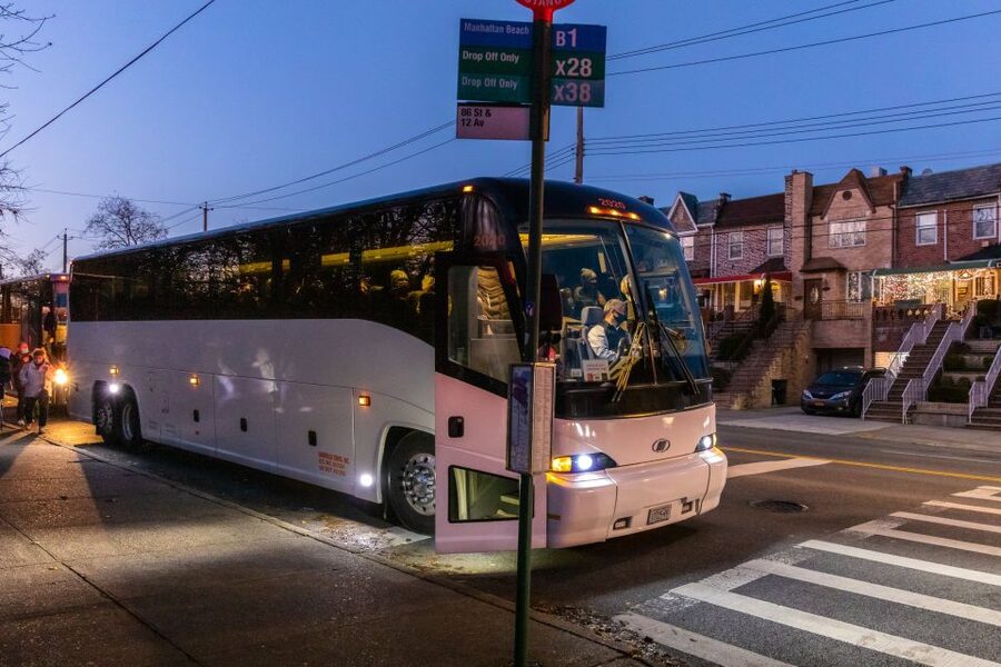 From Manhattan: 4-Hour Dyker Heights Holiday Lights Bus Tour - Ending at Bryant Park