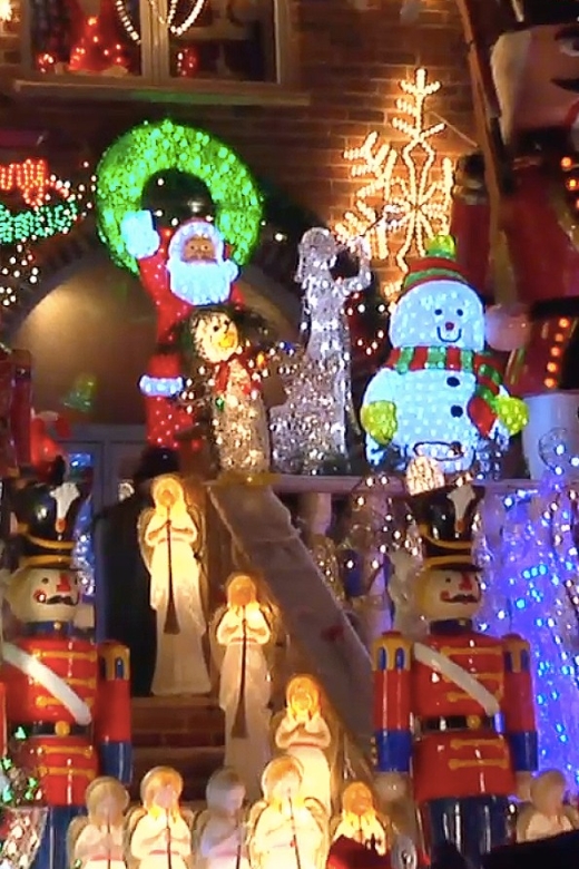 From Manhattan: Dyker Heights Lights & Skyline Tour - What the four-hour timing really means