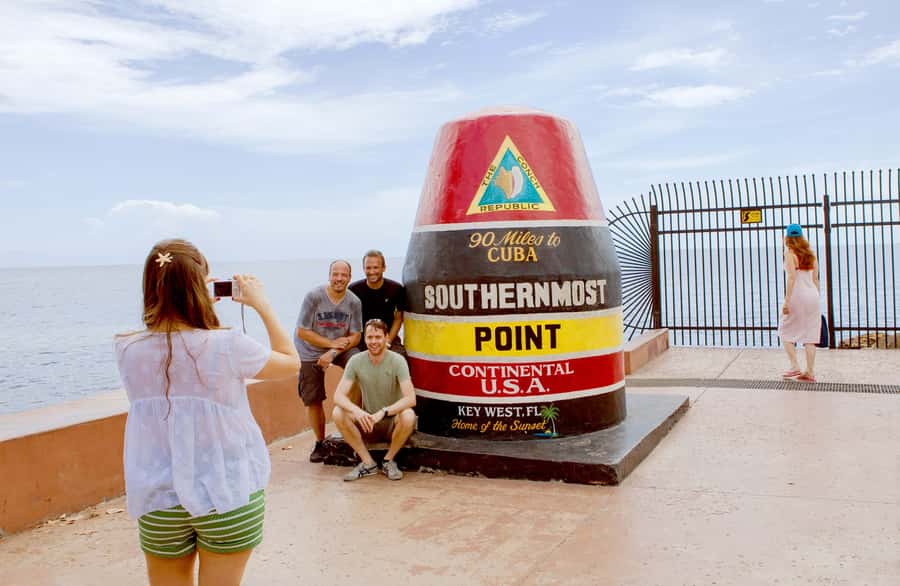 From Miami: Key West Day Tour by Motor Coach Bus - Museums, beaches, and optional activities