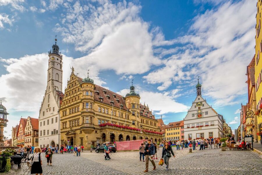 From Munich: Rothenburg and Romantic Road Day Trip by Bus - How the guides shape the experience